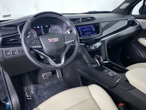Certified 2025 Cadillac XT6 Sport w/ LPO, Onyx Lite Package image 2