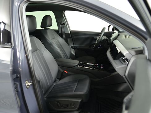 Used 2025 Audi Q6 e-tron Premium w/ Convenience Package image 17