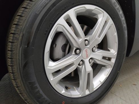 Used 2024 GMC Terrain SLE image 31