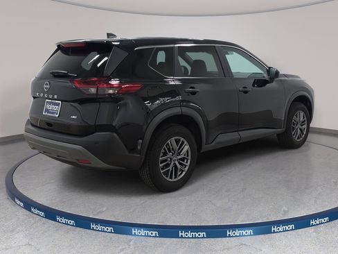 Used 2023 Nissan Rogue S image 6