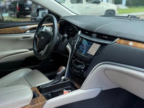 Used 2018 Cadillac XTS Luxury AWD/4WD image 12