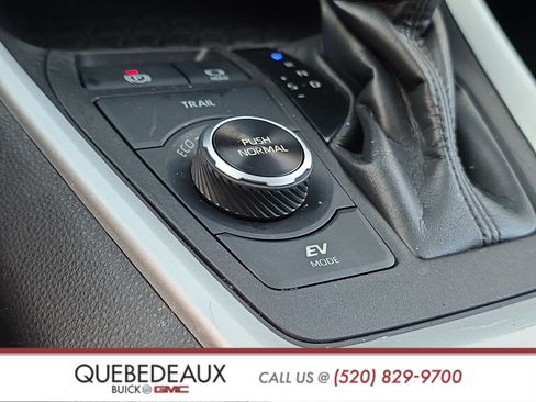 Used 2021 Toyota RAV4 LE AWD/4WD image 19