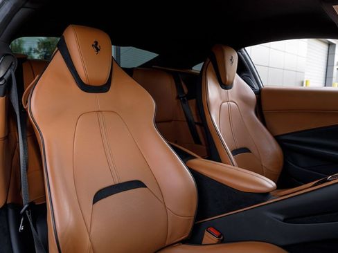 Used 2022 Ferrari Roma RWD image 13