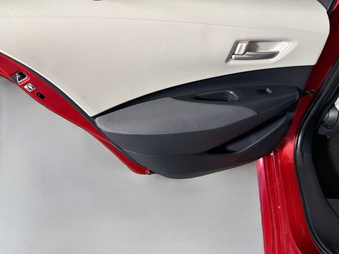 Used 2021 Toyota Corolla LE w/ LE Convenience Package image 26