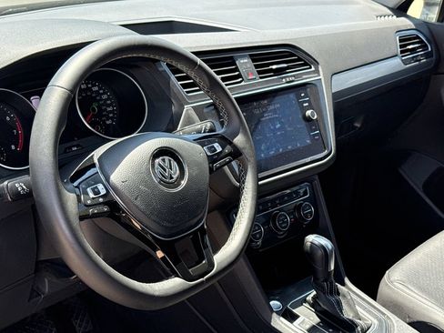 Used 2021 Volkswagen Tiguan SE w/ Panoramic Sunroof Package AWD/4WD image 16
