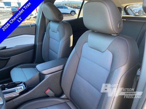 New 2026 Chevrolet Trax LT w/ Driver Confidence Package image 9