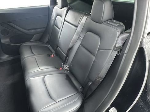 Used 2021 Tesla Model Y Performance image 12