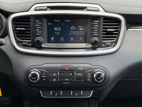 Used 2017 Kia Sorento FWD w/ LX Convenience Package image 18