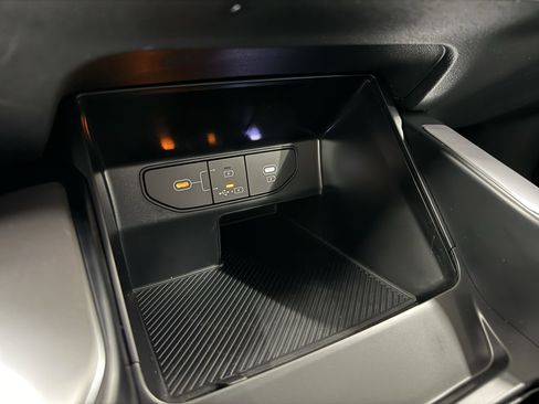 New 2025 Kia Sorento LX image 14