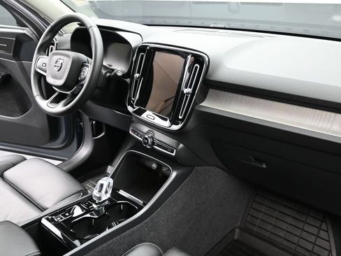 Used 2023 Volvo XC40 B5 Ultimate w/ Protection Package Premier AWD/4WD image 25