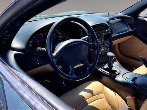 Used 2000 Chevrolet Corvette Convertible w/ Performance Handling Pkg RWD image 14
