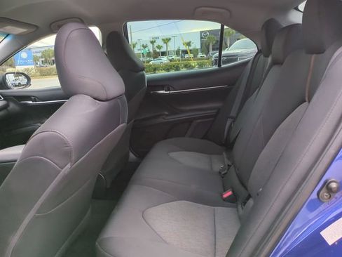 Used 2018 Toyota Camry LE FWD image 16