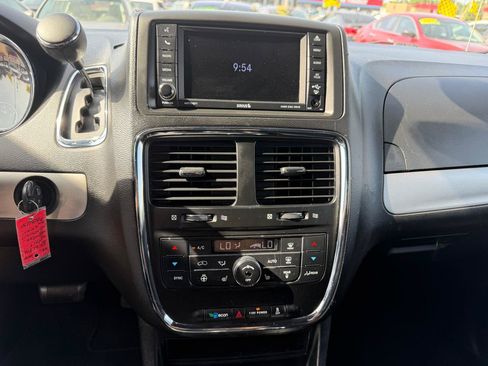 Used 2019 Dodge Grand Caravan GT FWD image 15
