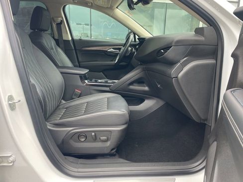 Used 2021 Buick Envision Avenir w/ Technology Package II image 12