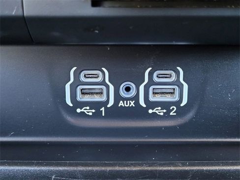 Used 2021 RAM 1500 Laramie image 13