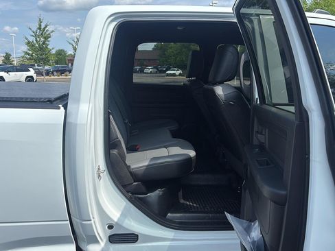 Used 2024 RAM 3500 Tradesman w/ Chrome Appearance Group AWD/4WD image 16
