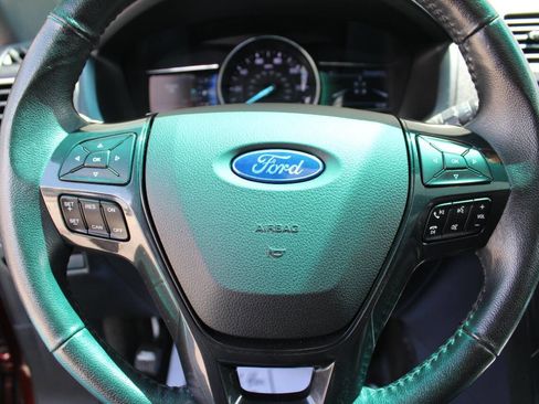 Used 2016 Ford Explorer XLT w/ Equipment Group 202A image 22