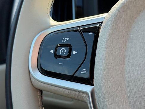 New 2026 Volvo XC60 B5 Ultra w/ Protection Package Premier image 11