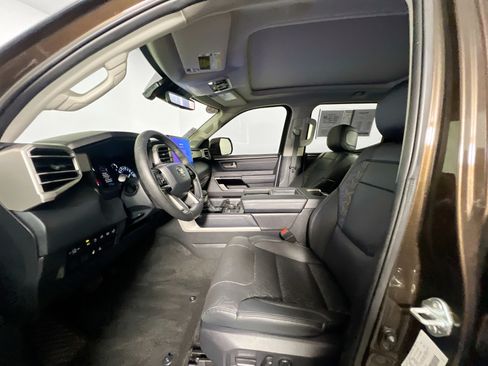 Used 2022 Toyota Tundra Limited AWD/4WD image 14