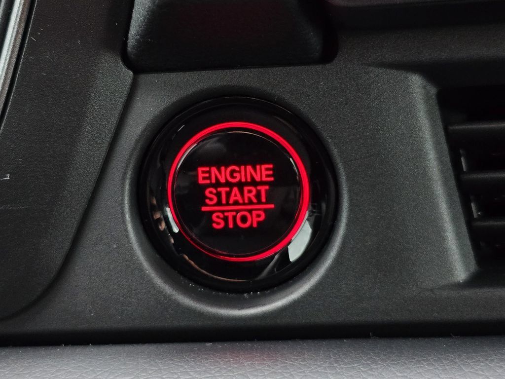 Used 2025 Honda Pilot TrailSport image 42