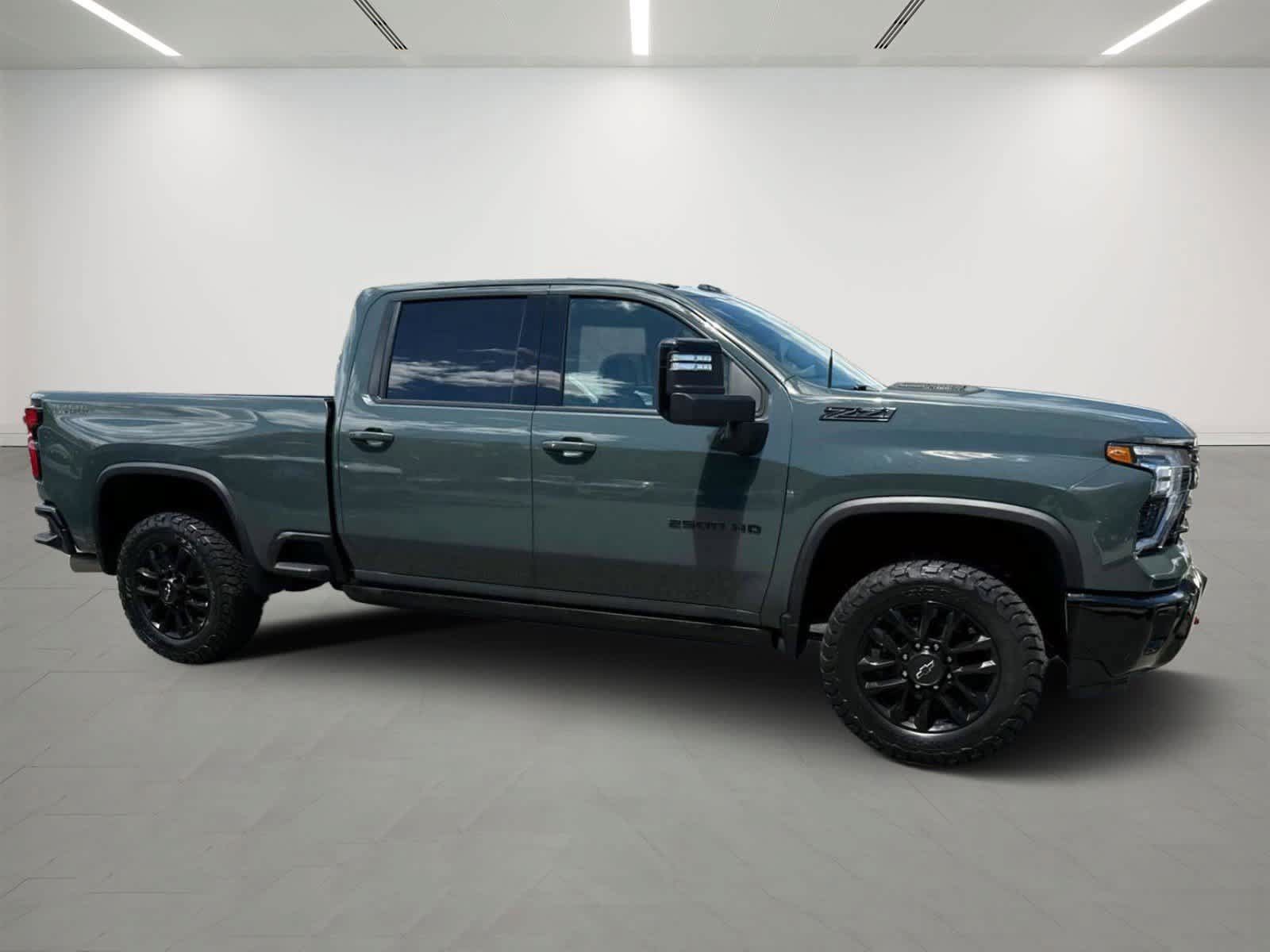Used 2025 Chevrolet Silverado 2500 LTZ w/ LTZ Plus Package AWD/4WD image 6
