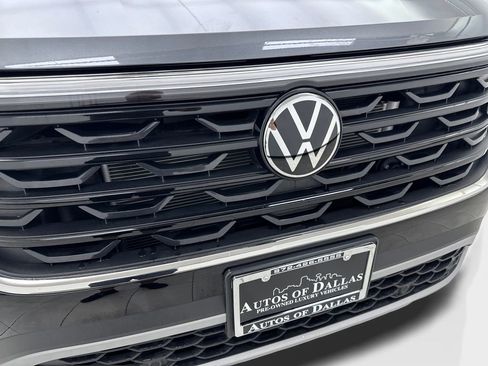 Used 2025 Volkswagen Atlas Cross Sport SE FWD image 25