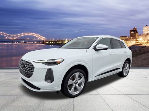 Used 2025 Audi Q5 Premium Plus w/ Premium Plus image 1