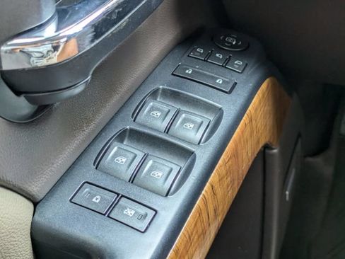 Used 2018 GMC Sierra 1500 SLT AWD/4WD image 25