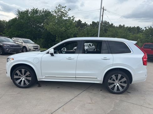 Used 2024 Volvo XC90 T8 Ultimate w/ Lounge Package image 8
