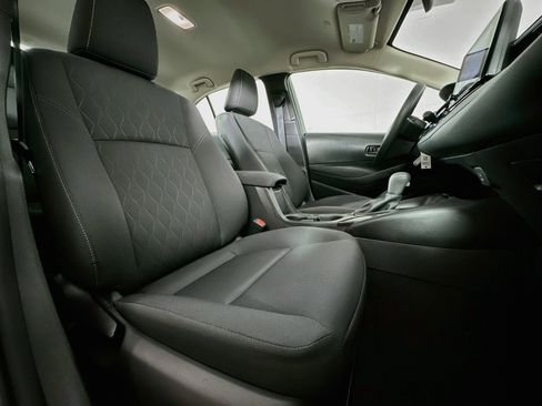 Used 2025 Toyota Corolla LE FWD image 28