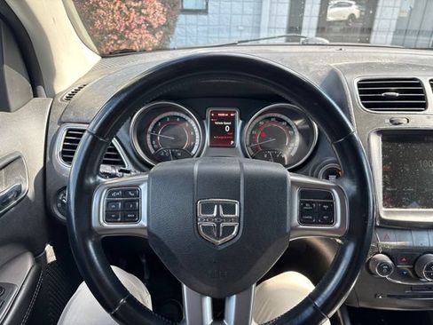Used 2019 Dodge Journey Crossroad FWD image 17