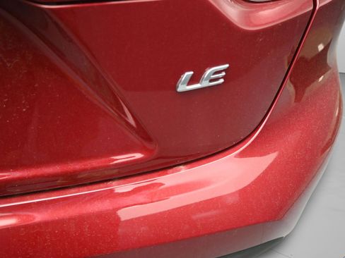Used 2025 Toyota Corolla LE FWD image 37