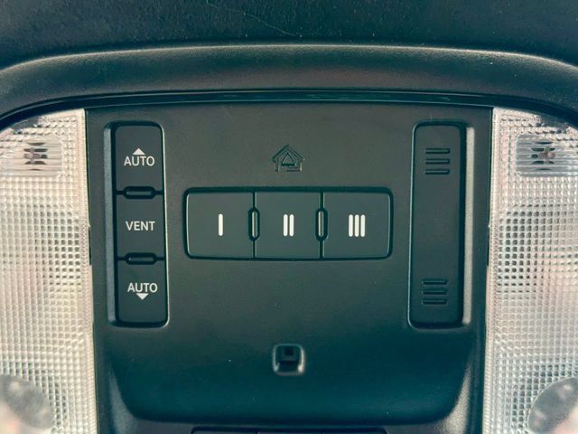 Used 2023 Dodge Durango R/T w/ Hemi Orange Plus Package AWD/4WD image 34