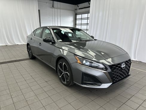 Certified 2024 Nissan Altima 2.5 SR w/ SR Premium Package image 3