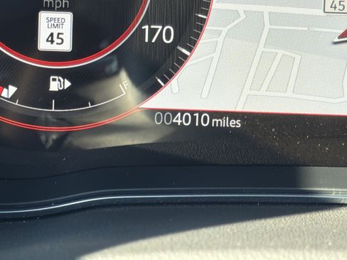 Used 2024 Jaguar E-PACE R-Dynamic SE image 21