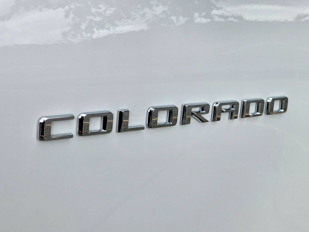 Used 2024 Chevrolet Colorado Trail Boss w/ Technology Package AWD/4WD image 12