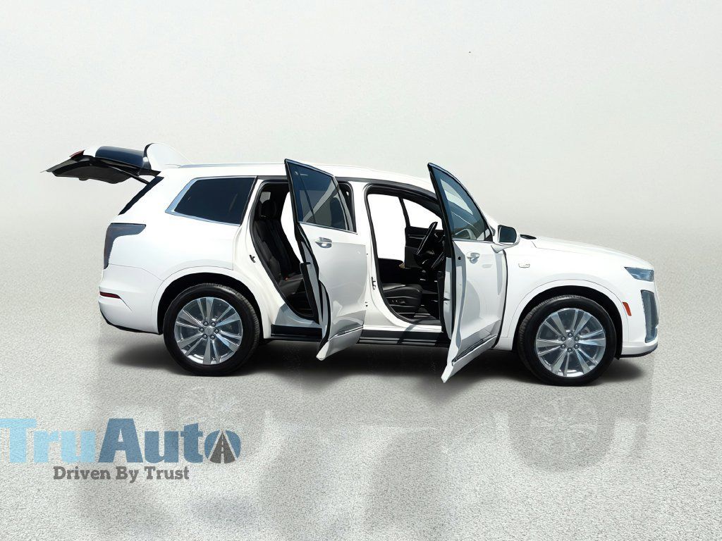 Used 2020 Cadillac XT6 Premium Luxury FWD image 19