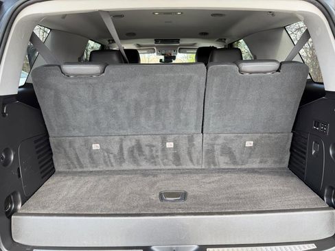 Used 2020 Cadillac Escalade Premium Luxury w/ Escalade Sport Edition image 16