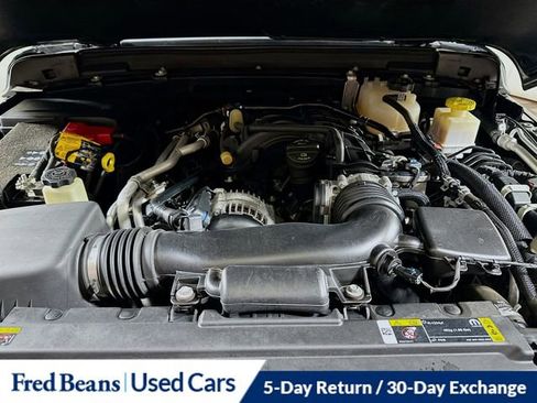 Certified 2022 Jeep Gladiator Willys image 31