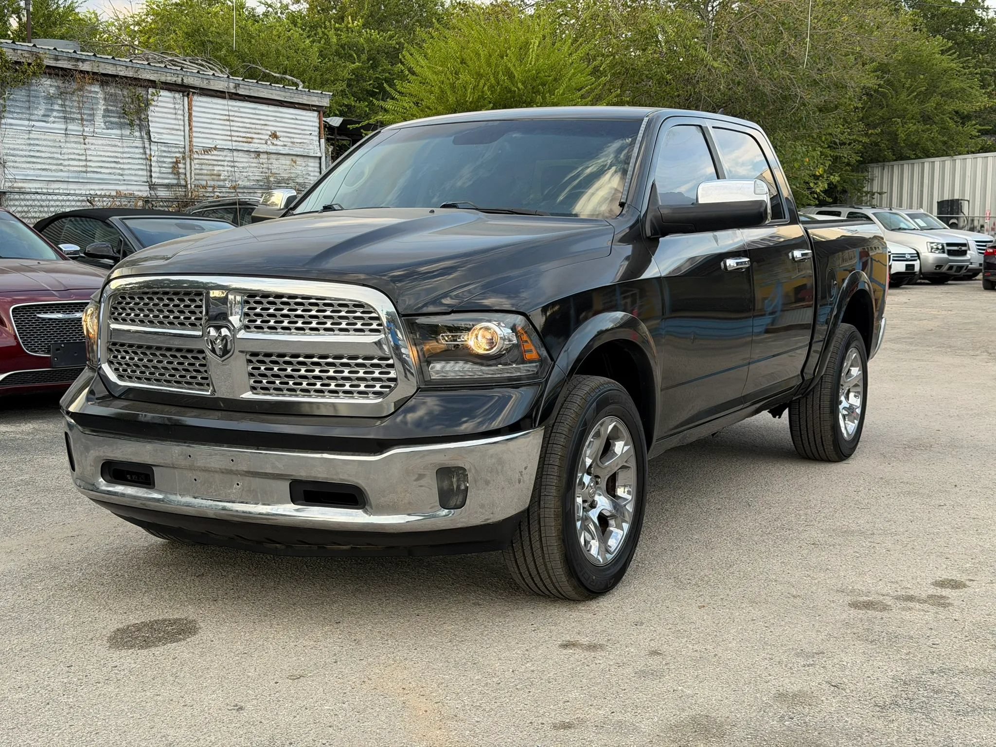 Used 2016 RAM 1500 Laramie w/ Convenience Group AWD/4WD image 4