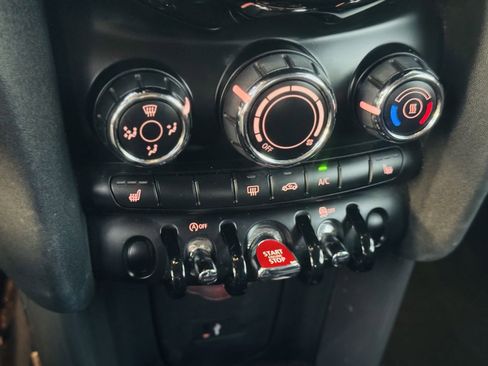 Used 2019 MINI Cooper 2-Door Hardtop image 24