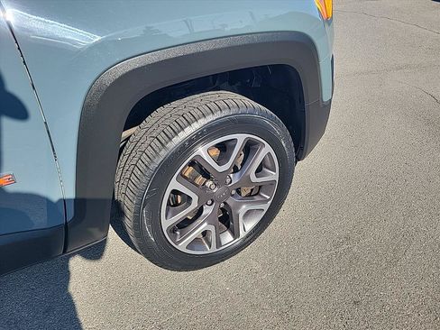 Used 2017 Jeep Renegade Latitude w/ Cold Weather Group AWD/4WD image 29