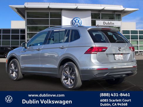 Certified 2022 Volkswagen Tiguan SE w/ Panoramic Sunroof Package image 6