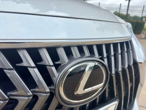 Used 2023 Lexus ES 350 w/ Premium Package FWD image 9