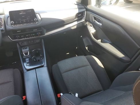 Used 2025 Nissan Rogue SV FWD image 22