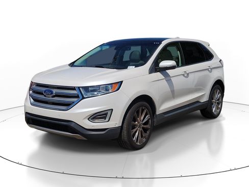 Used 2017 Ford Edge Titanium w/ Equipment Group 302A image 3