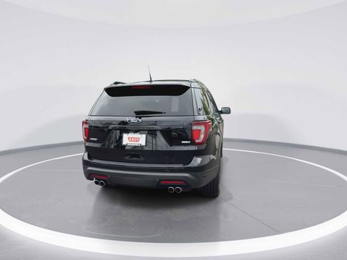 Used 2018 Ford Explorer Sport w/ Equipment Group 401A AWD/4WD image 7