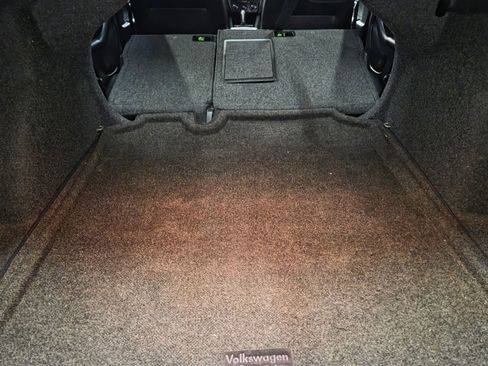 Used 2017 Volkswagen Jetta SE image 39