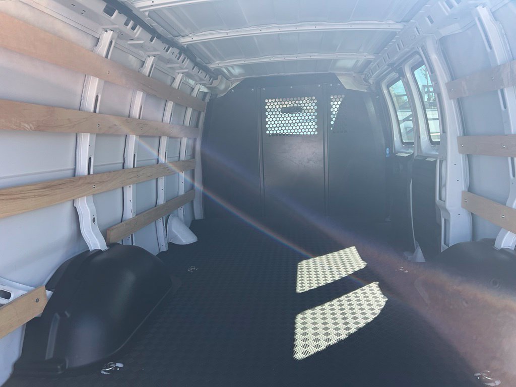 Used 2025 GMC Savana 2500 w/ Driver Convenience Package RWD image 8