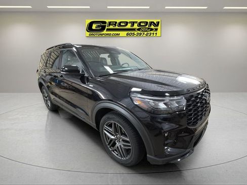 Used 2025 Ford Explorer ST-Line w/ ST-Line Street Pack image 7